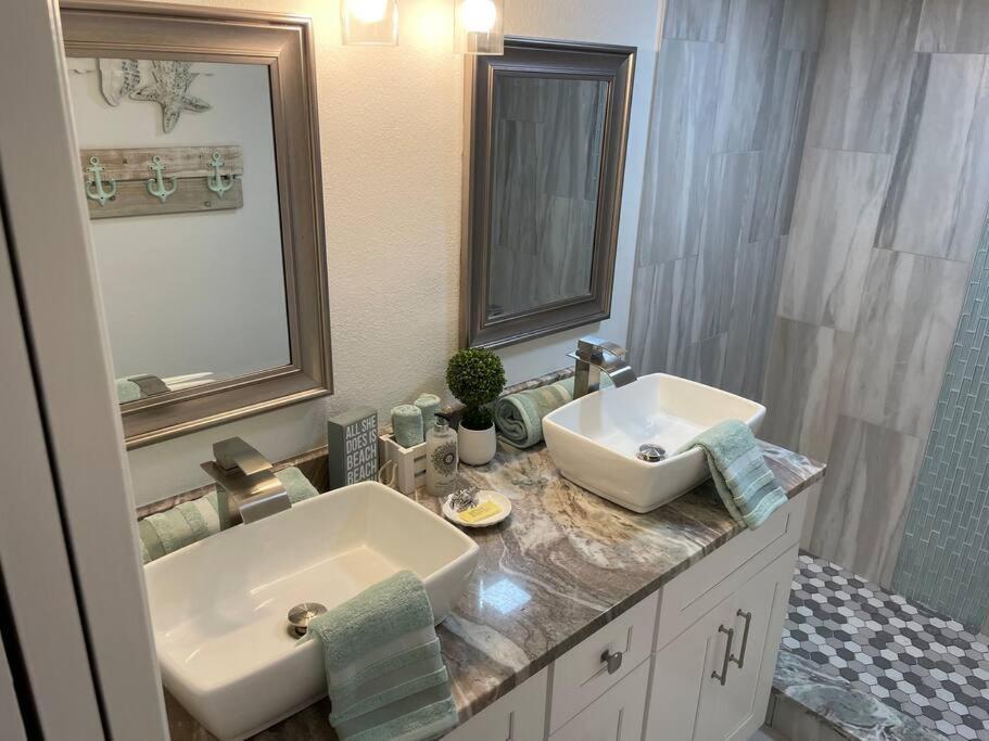 Beachfront Condo On Quiet Treasure Island- 1 Bed St. Pete Beach Exterior foto